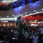 Ni Luh Ketut Mahalini Ayu Raharja hibur pengunjung Mall Metropolitan Bekasi, Pada Sabtu 16 Desember 2023./ Foto Istimewa.