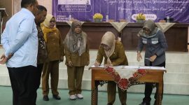 Kepala Dinas Pengendalian Penduduk dan Keluarga Berencana (DPPKB) Kota Bekasi, Ika Indah Yarti hari ini membuka acara Rembuk Stunting di Balai Patriot.