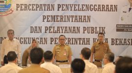 Pj. Wali Kota Bekasi Gani Muhamad dengan menghadirkan Tim Percepatan Penyelenggaraan Pemerintahan dan Pelayanan Publik 