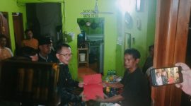 Kunjungi : Pj Bupati Bekasi Dani Ramdan mengunjungi rumah korban Wanita Terseret di Cibitung, pada Rabu 28 Februari 2024.