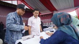 Simulasi Pemungutan dan Penghitungan Suara Pemilu 2024 Tingkat Kabupaten Bekasi di Plaza Pemkab Bekasi, Cikarang Pusat pada Rabu (31/01/2024).