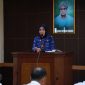 Kepala Bapenda Kabupaten Bekasi Ani Gustini menyampaikan sambutan dalam (FGD) bersama seluruh kantor Pajak Pratama/Madya, untuk tingkatkan potensi PAD dari sektor jasa catering dan sewa apartemen. Bertempat di Ruang KH. Raden Ma'mun Nawawi, Gedung Bupati Bekasi, Cikarang Pusat.
