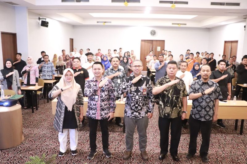 Mewakili Kepala Diskominfosantik, Sekretaris Dinas Kominfosantik Kabupaten Bekasi, Ade Komarudin menyampaikan pengelolaan aplikasi SP4N LAPOR! oleh Pemerintah Kabupaten Bekasi terus didorong untuk ditingkatkan sampai pada proses tindaklanjut aduan masyarakat.