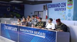 Dewan Juri Lomba Tempat Pemungutan Suara (TPS) Unik Pemilu 2024 tingkat Kabupaten Bekasi mulai melakukan penilaian terhadap puluhan video dokumentasi TPS di Command Center Diskominfosantik Kabupaten Bekasi, pada Kamis (15/02/2024).