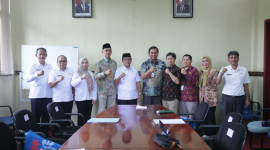 Cirebon - Bupati Cirebon, Drs. H. Imron, M.Ag meminta proses penyusunan dan pengesahan Peraturan Daerah (Perda) Kawasan Tanpa Rokok (KTR) bisa dipercepat.