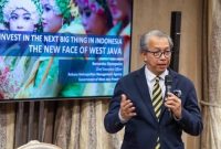 Badan Pengelola Kawasan Rebana Bernardus Djonoputro bersama Kementerian parawisata dan Ekonomi Kreatif Republik Indonesia saat memperkenalkan Kawasan Metropolitan Rebana dalam Investment Meeting di Moscow Russia.