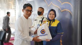 6.000 Paket Sembako dilaksanakan pada Rabu (27/03) di Masjid Ar Rahman, Kantor Pusat Jasa Marga.