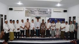 Pj Wali Kota Tarawih Silaturahim di Masjid Jami Al Bahar Komplek Pangkalan TNI AL Cirebon