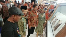 UMKM : PJ Bupati Bekasi Dani Ramdan mengunjungi gerak pelaku UMKM Kabupaten Bekasi dan bincang santai bersama Ketua Forum UMKM Kabupaten Bekasi, Mustafa