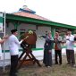 Bedah Mushola : Asisten Pemerintahan dan Kesra (Asda 1) Setda Kabupaten Bekasi, Sri Enny Mainiarti, meresmikan Mushola Nurul Hidayah yang dibangun Baznas RI.