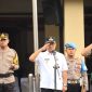 Pj. Wali Kota Bekasi Gani Muhamad melepas tugas personil Operasi Ketupat Jaya untuk wilayah Kota Bekasi dan sekitarnya bertempat di Halaman Kantor Polres Metro Bekasi Kota, pada Rabu (03/04/2024).