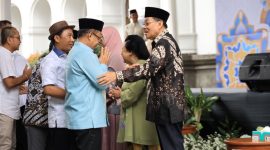 Penjabat Wali Kota Bekasi R. Gani Muhamad dan Bupati/Wali Kota se-Jawa Barat hadir pada acara Halal Bihalal.