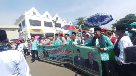 Meriah : Para peserta pawai Ta'aruf MTQ ke-38 tingkat Provinsi Jawa Barat.