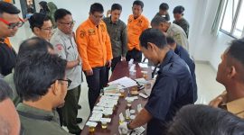Badan Narkotika Kabupaten (BNK) Bekasi dengan lakukan tes urine terhadap para pegawai ASN dan Non ASN di Badan Penanggulangan Bencana Daerah (BPBD) Kabupaten Bekasi, pada Selasa (07/05/2024).