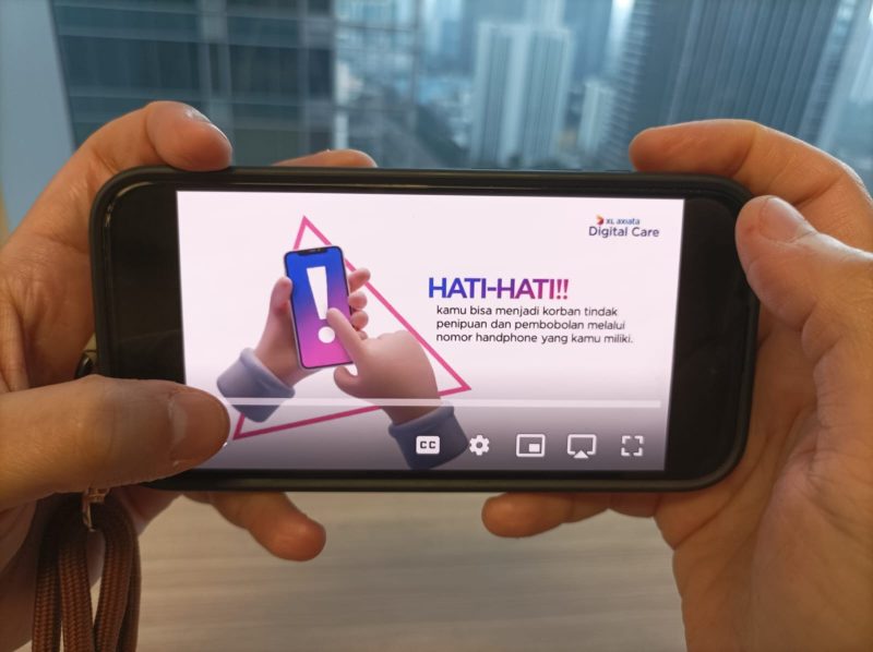 Group Head Customer Contact Center XL Axiata, M. Yunus, mengatakan, “Meskipun transaksi perbankan menjadi semakin mudah, namun masyarakat pengguna layanan seluler dan perbankan tetap harus waspada agar terhindar dari tindak kejahatan perbankan, termasuk pembobolan akun. 