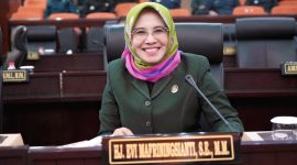 Ketua Fraksi PAN DPRD Kota Bekasi, Evi Mafriningsianti