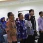 Plh Bupati Bekasi, Iyan Priyatna menghadiri Rapat Implementasi Pemungutan Retribusi Daerah yang digelar Badan Pendapatan Daerah (Bapenda) Kabupaten Bekasi, di Aula Gedung Diskominfosantik, Komplek Pemkab Bekasi, Cikarang Pusat, pada Kamis (13/06/2024).
