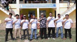 TURNAMEN SEPAKBOLA WANAJAYA CUP : Kepala Desa Wanajaya, Nurdin Kholid secara resmi membuka Turnamen Sepak Bola Wanajaya Cup 2024, di Lapangan Stadion Mini, Desa Wanajaya, Kecamatan Cibitung, pada Minggu (09/06/2024). 