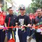 KICK OFF LKB : Dengan ditandai pemotongan pita oleh Pj. Bupati Bekasi Dani Ramdan secara resmi Kick Off Lomba Kampung Bersih Makin Berani dibuka, dalam rangka menyambut Hari Jadi Kabupaten Bekasi Ke 74 dan HUT RI ke 78 Tahun. Bertempat di RW 08, Desa Telaga Murni, Kecamatan Cikarang Barat. Pada Jum'at, (26/07/2024).