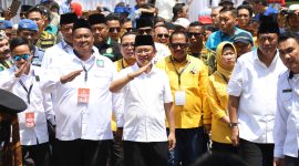 Foto istimewa: Dani Ramdan- H.Romli beserta para pimpinan partai termasuk Ketua DPD Partai Golkar Ahmad Marjuki menghadiri deklarasi dan mengantarkan ke Kantor KPUD Kabupaten Bekasi, Kamis 29 Agustus 2024.