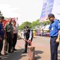 Pj. Bupati Bekasi Dani Ramdan membuka Fire Fighter 2nd Challenge Skill Competition Tingkat Kabupaten Bekasi, event tersebut diikuti sebanyak 55 perusahaan dengan kategori lomba Hose Laying & Keselamatan dan Kesehatan Kerja (K3). Berlokasi di Kawasan Deltamas, Kecamatan Cikarang Pusat. Pada Rabu, (07/08/2024).