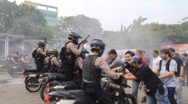 Menyambut Pemilihan Kepala Daerah (Pilkada) 2024, Pemerintah Kota Bekasi bersama unsur keamanan terus meningkatkan kesiapan dengan menggelar Simulasi Sistem Pengamanan Kota (Sispamkota).