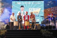 Pj Bupati Bekasi Dani Ramdan membuka event Gebyar Pariwisata dan Ekonomi Kreatif (Gebrak) yang diinisiasi oleh Dinas Pariwisata Kabupaten Bekasi, di District 1 Meikarta Kecamatan Cikarang Selatan, pada Jum'at (09/08/2024) malam.