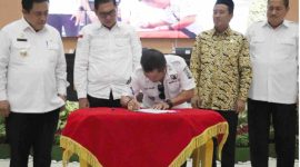 Pj. Bupati Bekasi Dedy Supriyadi menghadiri Sosialisasi Netralitas Kepala Desa dalam rangka menghadapi Pemilihan Gubernur dan Wakil Gubernur, Bupati dan Wakil Bupati Tahun 2024.