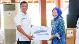 Menyambut Hari Jadi ke-214 Kota Bandung (HJKB), Pemerintah Kota (Pemkot) Bandung berkolaborasi dengan para donatur, berikan sembako ke masyarakat khususnya Kota Bandung.