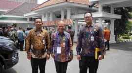 Pj Sekretaris Daerah Kabupaten Bekasi, Jaoharul Alam, saat menghadiri Rapat Koordinasi Penghapusan Kemiskinan Ekstrem Tahun 2024.