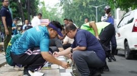 Pj Wali Kota Bekasi R. Gani Muhamad beserta seluruh jajaran, dan masyarakat saat melaksanakan grebek K3.