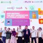 Chief Corporate Affairs XL Axiata, Marwan O. Baasir (tengah), Group Head XL Axiata West Region, Desy Sari Dewi (paling kiri), dan Dr. Ir. Nofialdi, M.Si., kepala UPT Kewirausahaan dan Karir UNAND (ketiga dari kanan) saat acara Program “Sisternet Goes To Campus” di Universitas Andalas (UNAND), Padang, Sumatera Barat yang bertema “Memberdayakan Generasi Pemimpin Perempuan Masa Depan”. XL Axiata mengajak lebih dari 1.500 mahasiswi UNAND membuka wawasannya dan bersama-sama membahas sejumlah isu perempuan, serta menemukan solusinya. Acara dilaksanakan di Auditorium Universitas Andalas Padang, Senin (9/9/2024).