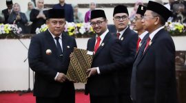Ketua DPRD Kabupaten Bekasi Ade Sukron menyampaikan, dengan amanah yang baru diemban akan dijalankan dengan sebaik-baiknya untuk memimpin DPRD Kabupaten Bekasi selama lima tahun kedepan.