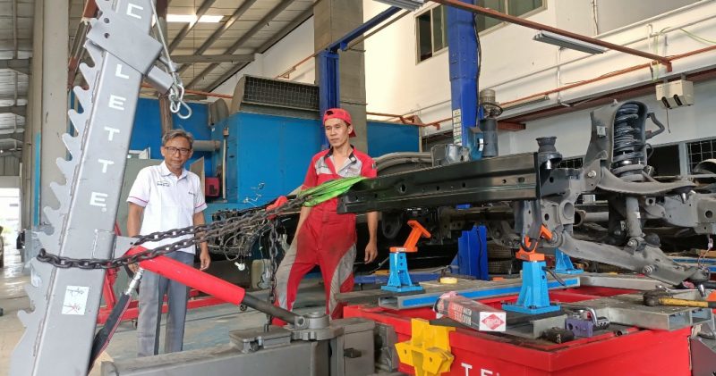 bengkel resmi Auto Bodi & Cat Bekasi PT Sun Star Prima Motor memiliki alat Celette Heavy Damage. Alat perbaikan chasis itu merupakan sudah berstandar kelas dunia di Bekasi, pada Selasa 1 Oktober 2024.