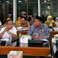 Rapat : Anggota DPRD Kota Bekasi Ahmadi Madonk sekaligus Anggota Badan Anggaran mengikuti proses rapat mengenai PAD, pada Senin 11 November 2024.