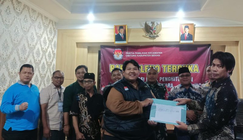 Rapat Pleno : PPK Kecamatan Cibitung Nurhamjah Hasil Rekapitulasi hasil penghitungan suara ini, kami akan segera kirimkan ke KPU,