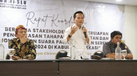 etua Badan Pengawas Pemilu (Bawaslu) Kabupaten Bekasi, Akbar Khadafi membuka Kegiatan Rapat Koordinasi Bersama Stakeholder Dalam Persiapan Pengawasan Tahapan Pemungutan dan Penghitungan Suara pada Pilkada Serentak Tahun 2024, bertempat di Harper Hall Cikarang, pada Selasa (19/11/2024). 