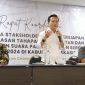 etua Badan Pengawas Pemilu (Bawaslu) Kabupaten Bekasi, Akbar Khadafi membuka Kegiatan Rapat Koordinasi Bersama Stakeholder Dalam Persiapan Pengawasan Tahapan Pemungutan dan Penghitungan Suara pada Pilkada Serentak Tahun 2024, bertempat di Harper Hall Cikarang, pada Selasa (19/11/2024). 