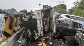 Kecelakaan beruntun di Tol Cipularang arah Jakarta, Senin (11/11). (Dok. PJR Cipularang).