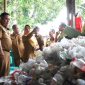 BANK SAMPAH : Pj Bupati Bekasi Dedy Supriyadi mengunjungi Masyarakat Peduli Lingkungan (MasDul) yang berada di Perumahan Telagamurni, Kecamatan Cikarang Barat pada Senin (13/01/2025).
