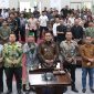 Menurut Dedy, pelatihan tersebut berperan penting dalam meningkatkan kualitas sumber daya manusia, khususnya dalam menjawab persoalan di sektor ketenagakerjaan dan sosial.
