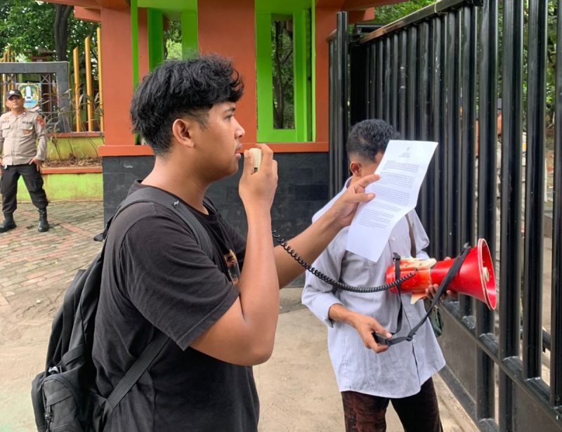 Masa aksi menduga bahwa Kepala BKPSDM Kota Bekasi dan jajaran BKPSDM Kota Bekasi telah mencederai nilai-Nilai dan etika dalam seleksi PPPK Kota Bekasi, serta banyak praktik persekongkolan jahat didalam BKPSDM Kota Bekasi.