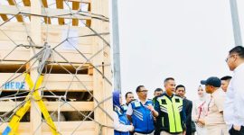 Pj Gubernur Jawa Barat, Bey Machmudin meninjau secara langsung penurunan Kargo yang berisi 900 ekor Domba asal Australia di Bandara Internasional Jawa Barat (BIJB) Kertajati, Majalengka, Jawa Barat.