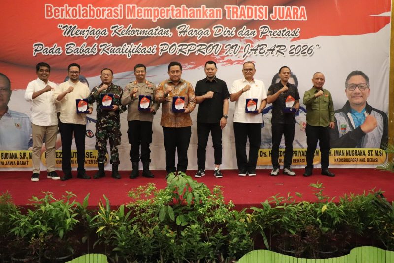 Pj Bupati Bekasi, Dedy Supriyadi, menghadiri pembukaan Rapat Kerja (Raker) Komite Olahraga Nasional Indonesia (KONI) Kabupaten Bekasi di Hotel Sahid Lippo Cikarang, Kecamatan Cikarang Selatan, pada Minggu (26/1/2025).