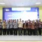  Pj. Bupati Bekasi Dedy Supriyadi mendampingi Wakil Menteri Komunikasi dan Digital RI, Angga Raka Prabowo bersama Plt. Kepala Balitbang Kemkomdigi Hary Budiarto, Meluncurkan Program Digital Talent Scholarship (DTS) dan Indeks Masyarakat Digital Indonesia (IMDI) BPSDM Komdigi. Bertempat di Gedung BPPTIK Kementerian Komunikasi dan Digital, Jababeka Cikarang Utara. Jum'at, (24/01/2025).