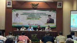Kegiatan tersebut dibuka oleh Kepala DPMD Kabupaten Bekasi, Rahmat Atong, yang mewakili Penjabat Bupati Bekasi, Dedy Supriyadi. Pembinaan ini menghadirkan narasumber dari Tenaga Ahli Kementerian Desa, DPMD Kabupaten Cianjur, serta berbagai pihak terkait, termasuk Koordinator Sekretaris Desa se-Kabupaten Bekasi, pengelola UPK PNPM Mandiri dari empat kecamatan, dan pengelola BUMDes dari 89 desa di Kabupaten Bekasi.