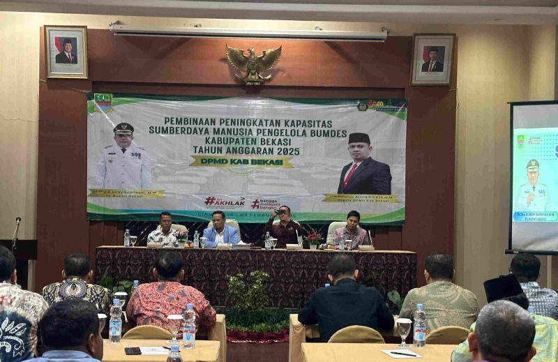 Kegiatan tersebut dibuka oleh Kepala DPMD Kabupaten Bekasi, Rahmat Atong, yang mewakili Penjabat Bupati Bekasi, Dedy Supriyadi. Pembinaan ini menghadirkan narasumber dari Tenaga Ahli Kementerian Desa, DPMD Kabupaten Cianjur, serta berbagai pihak terkait, termasuk Koordinator Sekretaris Desa se-Kabupaten Bekasi, pengelola UPK PNPM Mandiri dari empat kecamatan, dan pengelola BUMDes dari 89 desa di Kabupaten Bekasi.