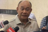 Kepala BGN Dadan Hindayana dinilai perlu buka suara merespons kritikan berbagai pihak terkait dirinya yang membuka peluang serangga seperti belalang dan ulat sagu jadi menu program Makan Bergizi Gratis. 