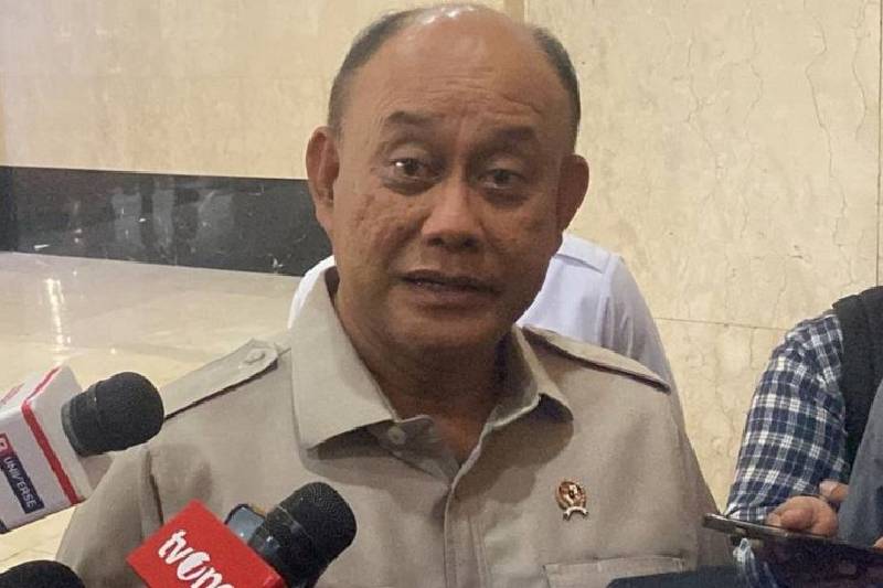 Kepala BGN Dadan Hindayana dinilai perlu buka suara merespons kritikan berbagai pihak terkait dirinya yang membuka peluang serangga seperti belalang dan ulat sagu jadi menu program Makan Bergizi Gratis. 