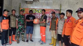 Badan Penanggulangan Bencana Daerah (BPBD) Kabupaten Bekasi mengerahkan personel dan bantuan logistik ke wilayah terdampak banjir akibat tingginya intensitas hujan sejak Selasa (28/01). Salah satu wilayah yang menerima bantuan adalah Desa Babelan Kota, Kecamatan Babelan.
